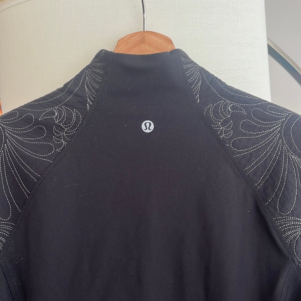 Lululemon Toasty Tech 1/2 Zip - Picture 7 of 8